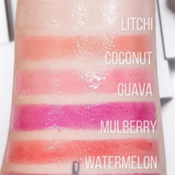 Set of 2 L’Oréal guava plump lipsticks. NEW. SEALED - Picture 2 of 8